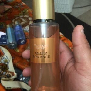 Victoria's Secret Amber Romance Fragrance Mist - Amber & Gold Accents